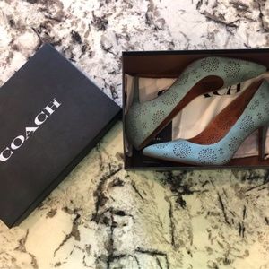 Coach Marine Waverly Tea Rose Perforated Pumps
